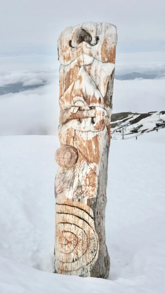 Which indigenous group from New Zealand is famous for its haka and rich oral traditions?