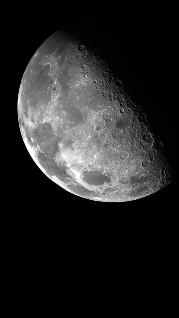Quel programme de la NASA, annoncé pour les années 2020, vise à retourner des astronautes sur la Lune ?